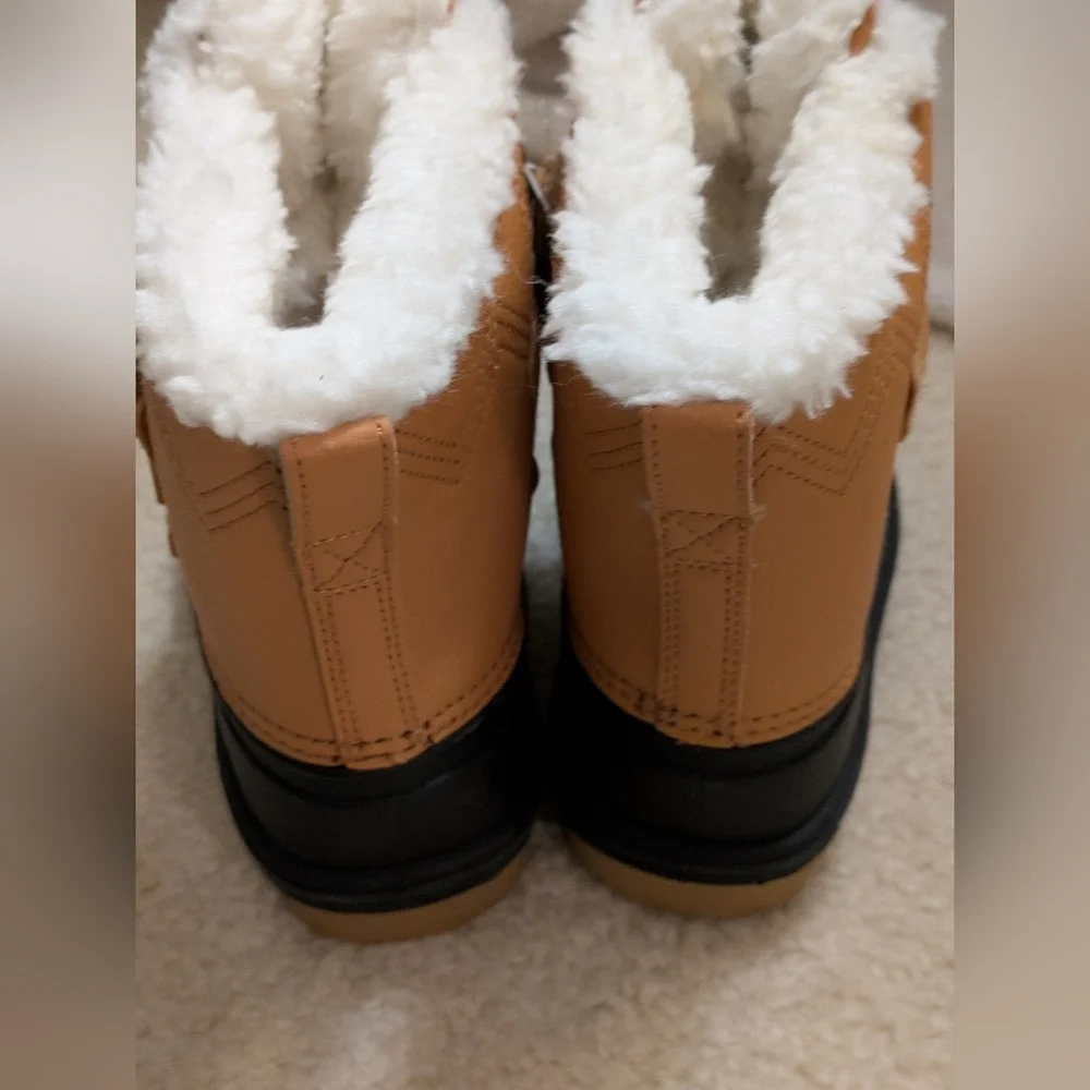 Cat & Jack Tan and Black Kids' Boots 7 NWT